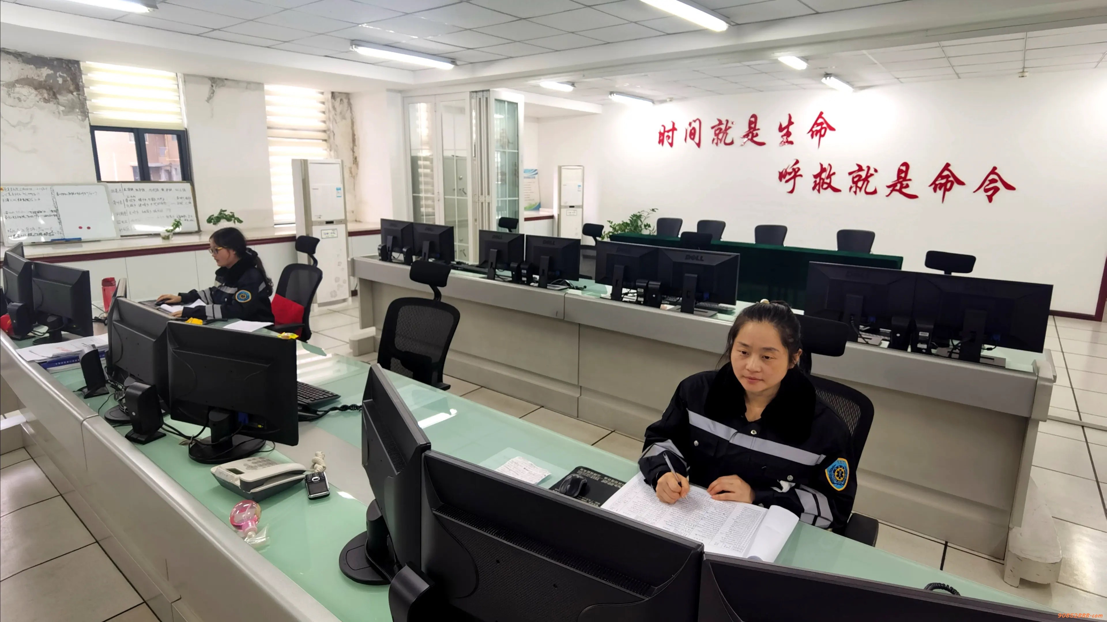 北京转运病人返乡救护车电话18610373817 北京转运病人返乡救护车电话18610373817